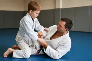 Qual è l’età ideale per iniziare il jiu jitsu? I vantaggi insospettabili per bambini e adulti